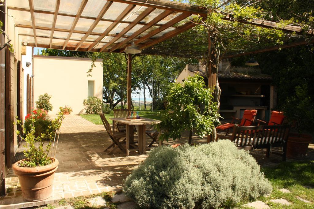 Agriturismo La Barca Nel Bosco Rosciano  Екстериор снимка