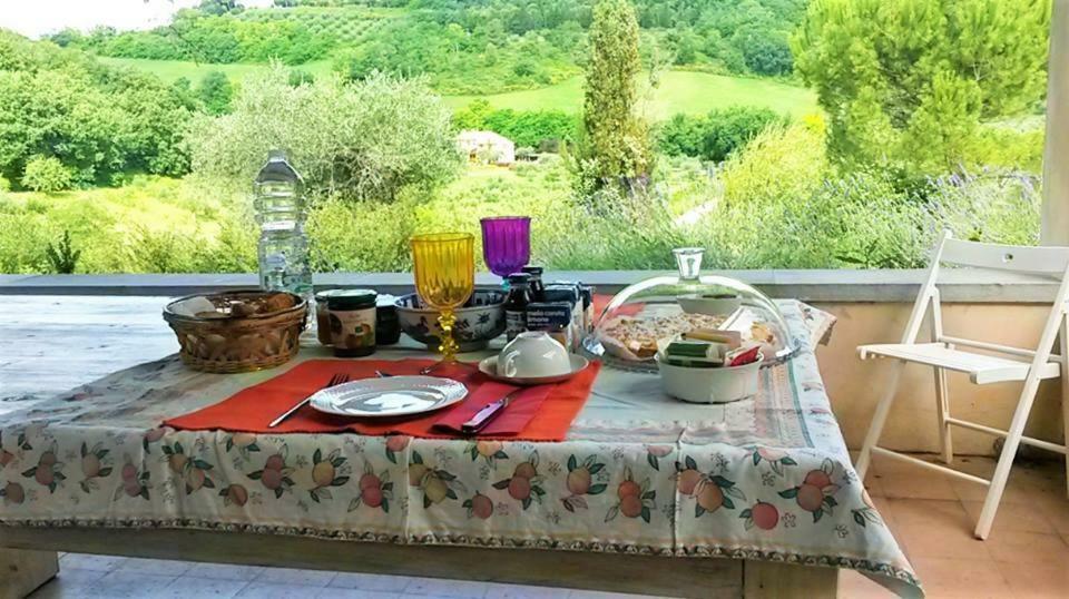 Agriturismo La Barca Nel Bosco Rosciano  Екстериор снимка